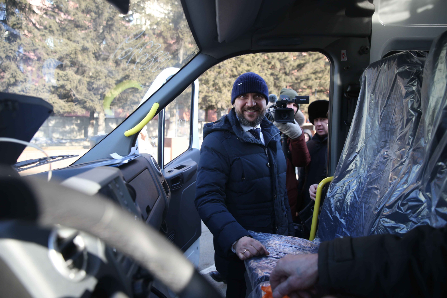 Осмотр техники губернатором Александром Осиповым_2.jpg